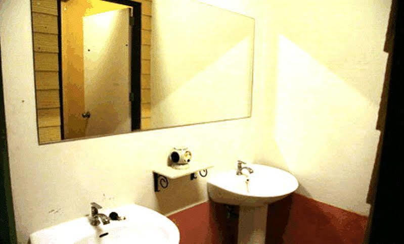 Patong Backpacker Hostel מראה חיצוני תמונה