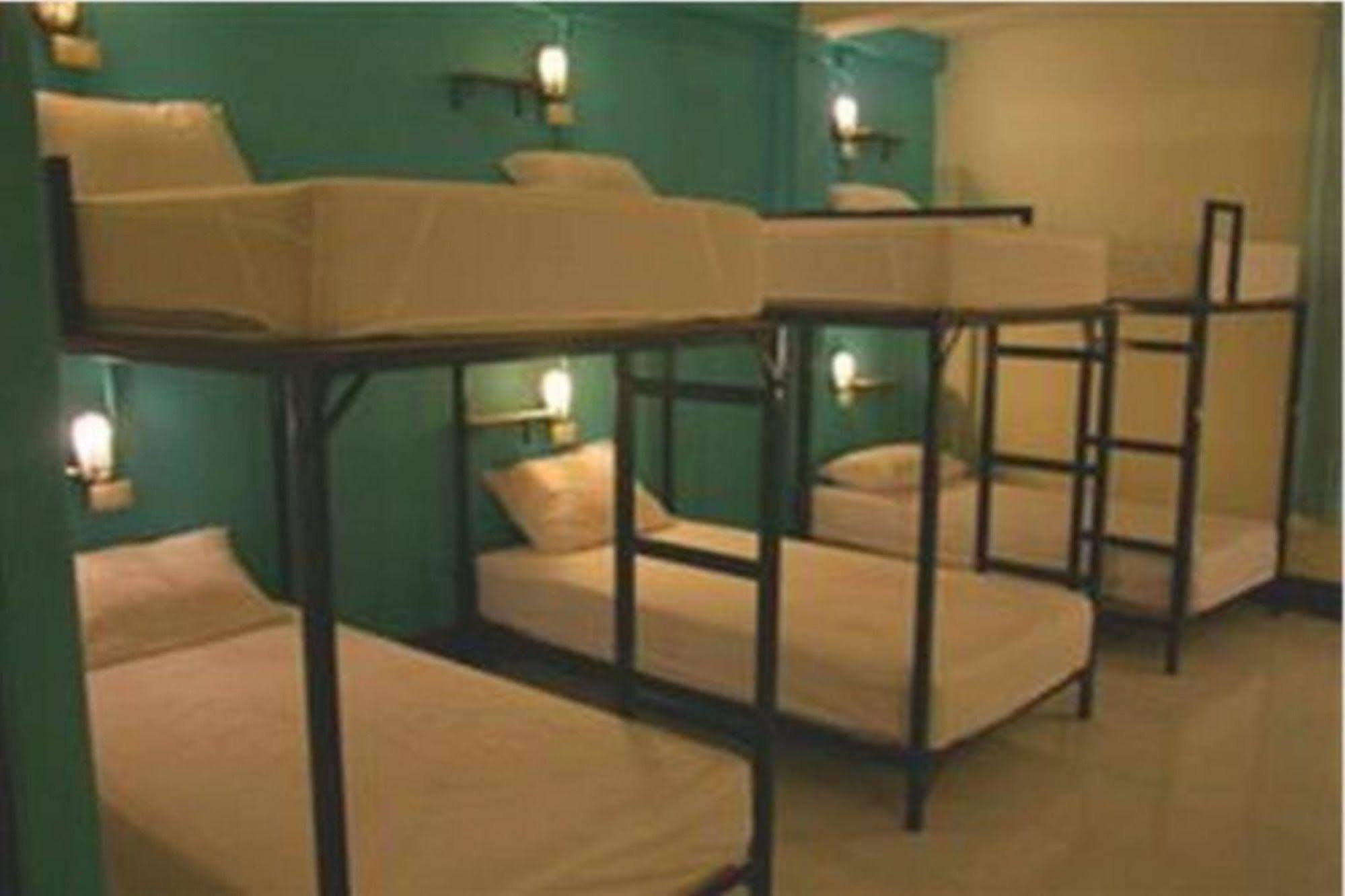 Patong Backpacker Hostel מראה חיצוני תמונה
